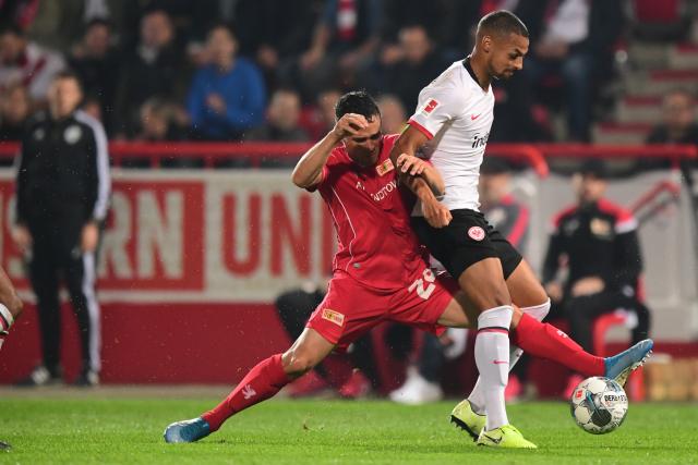 里夫斯精彩配合助力凯斯勒 高效投篮表现引关注